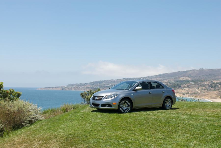  Suzuki Kizashi 2010 года  (фото 52 из 136)